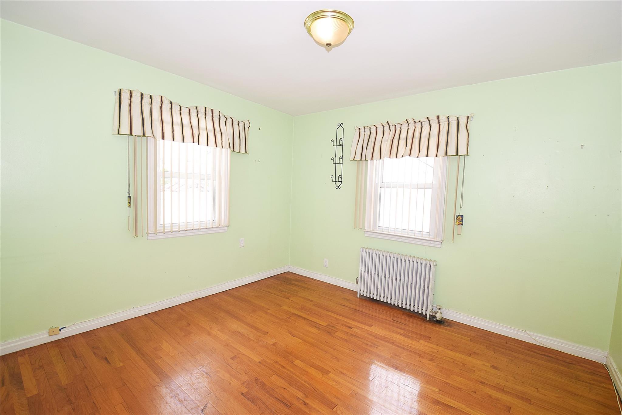 644 7th Street S, Garden City South, NY 11530