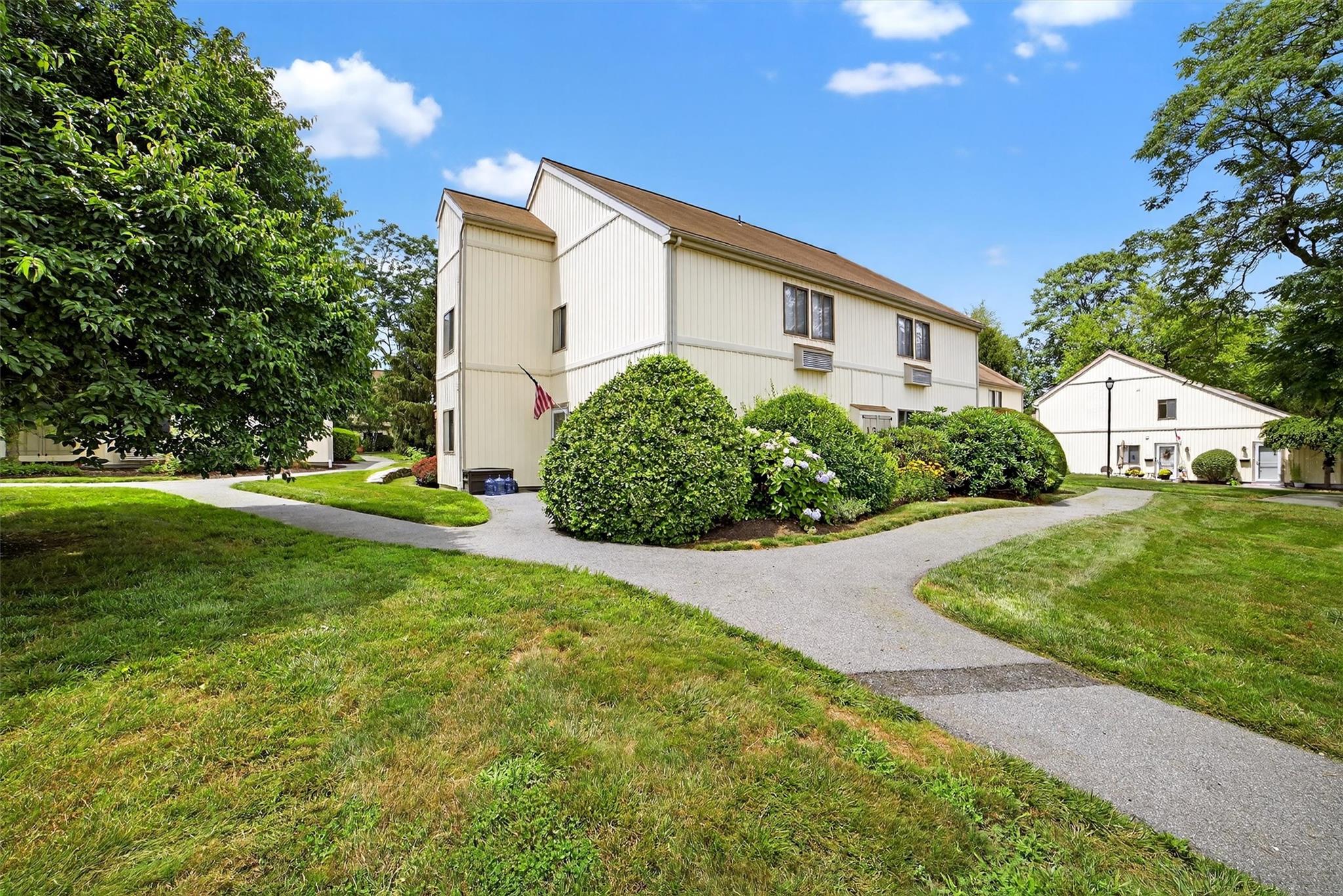 13 Cromwell Place # #A, Mohegan Lake, NY 10547