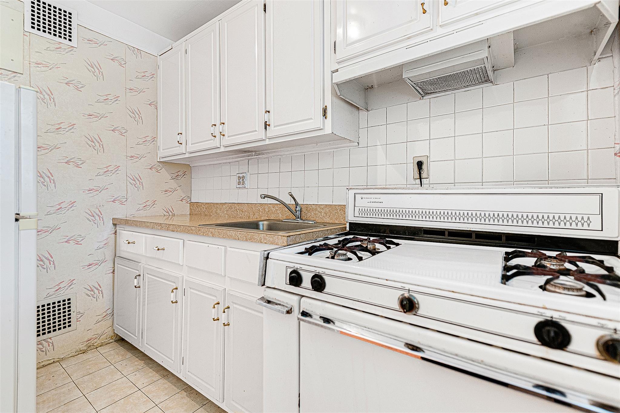 97-37 63rd Road # 2B, Rego Park, NY 11374