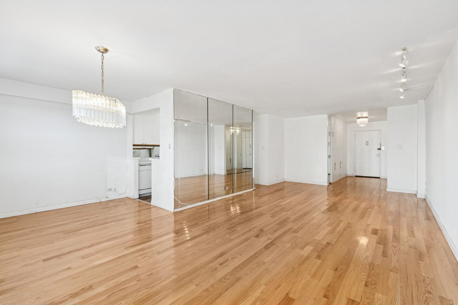 10230 66 Road # 19D, Forest Hills, NY 11375