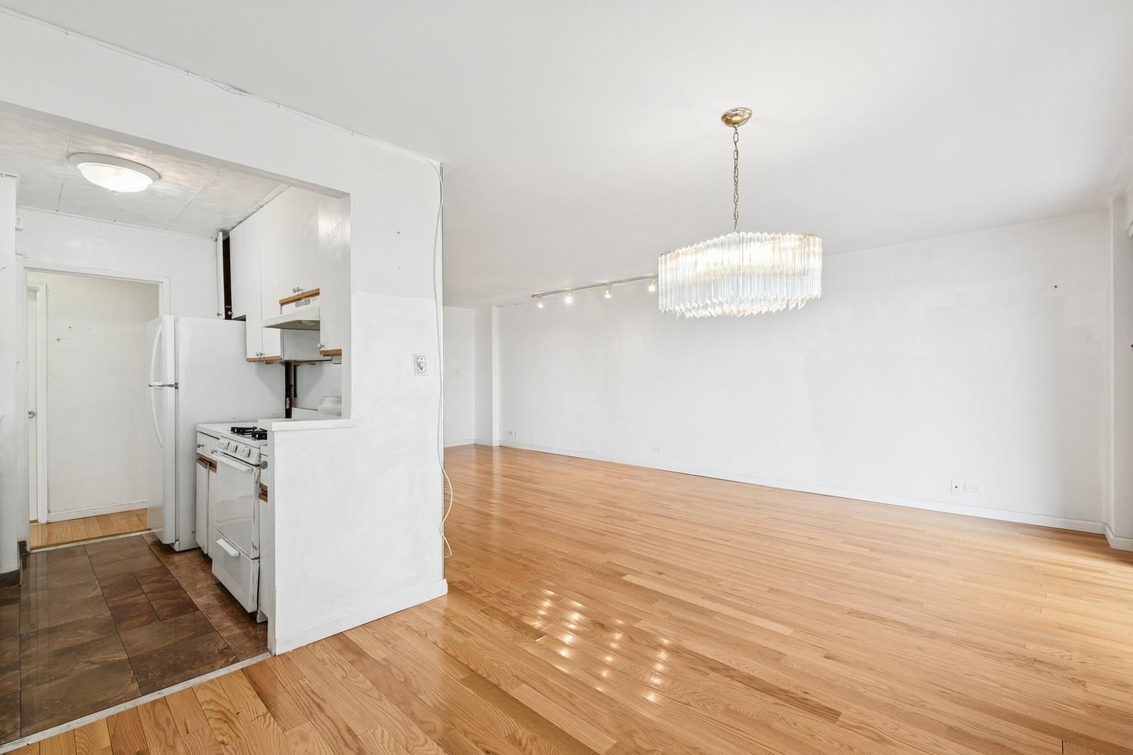 10230 66 Road # 19D, Forest Hills, NY 11375