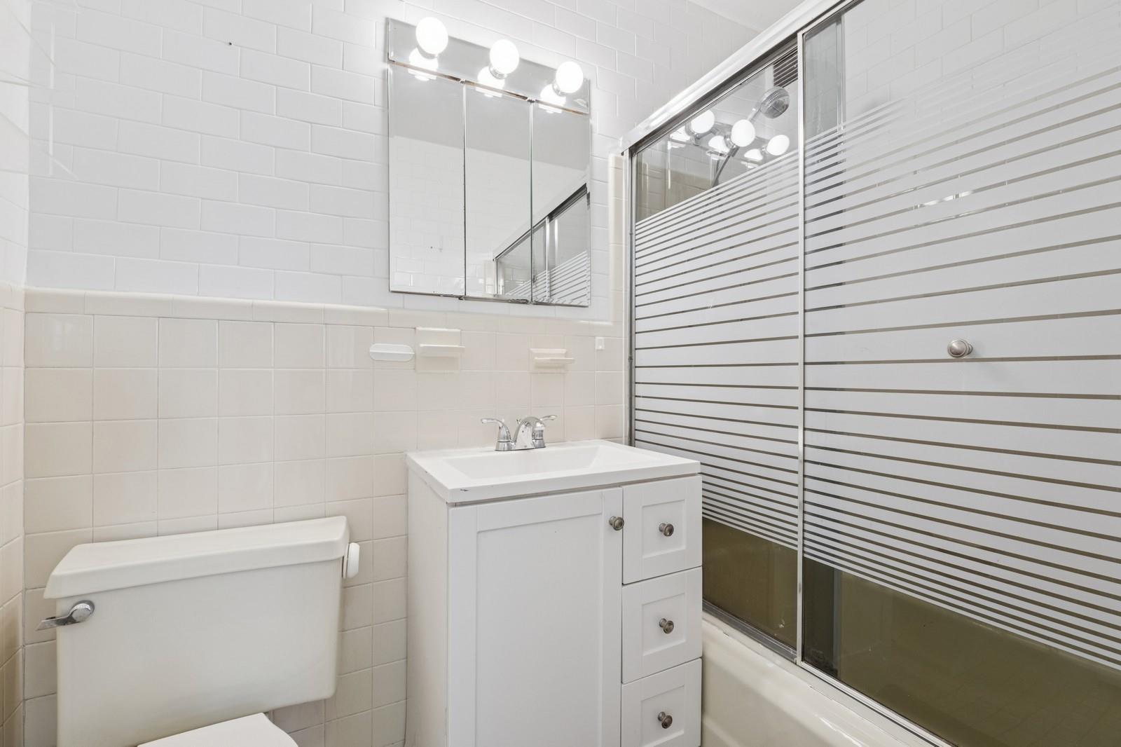 10230 66 Road # 19D, Forest Hills, NY 11375