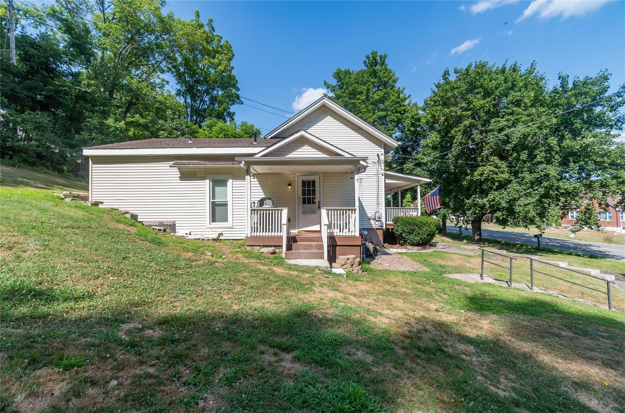 1089 County Rd 12, New Hampton, NY 10958