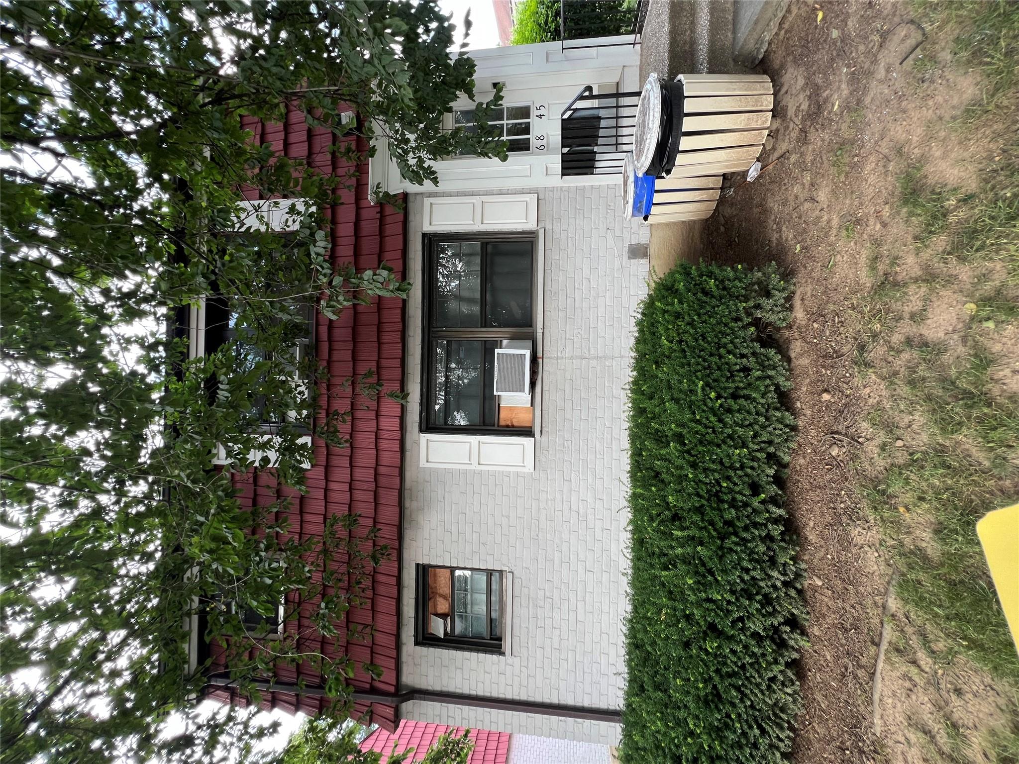 6845 136th Street # B, Flushing, NY 11367