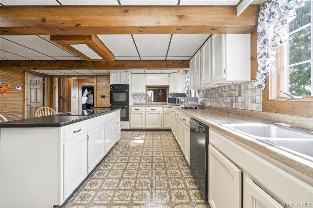 5 Burma Road, Marlboro, NY 12542