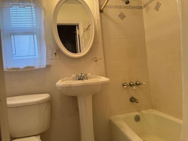 80-27 257th Street, Glen Oaks, NY 11004