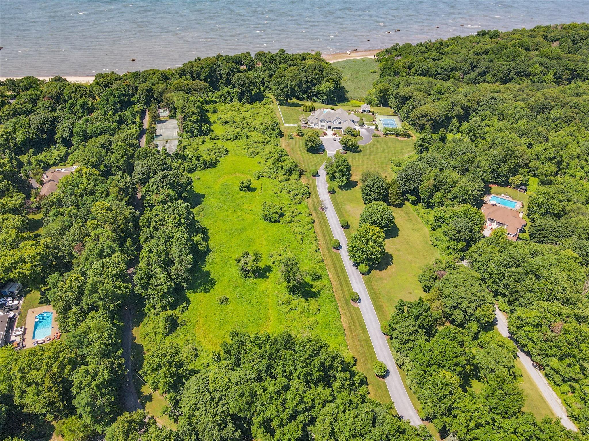 Boney Lane, Nissequogue, NY 11780