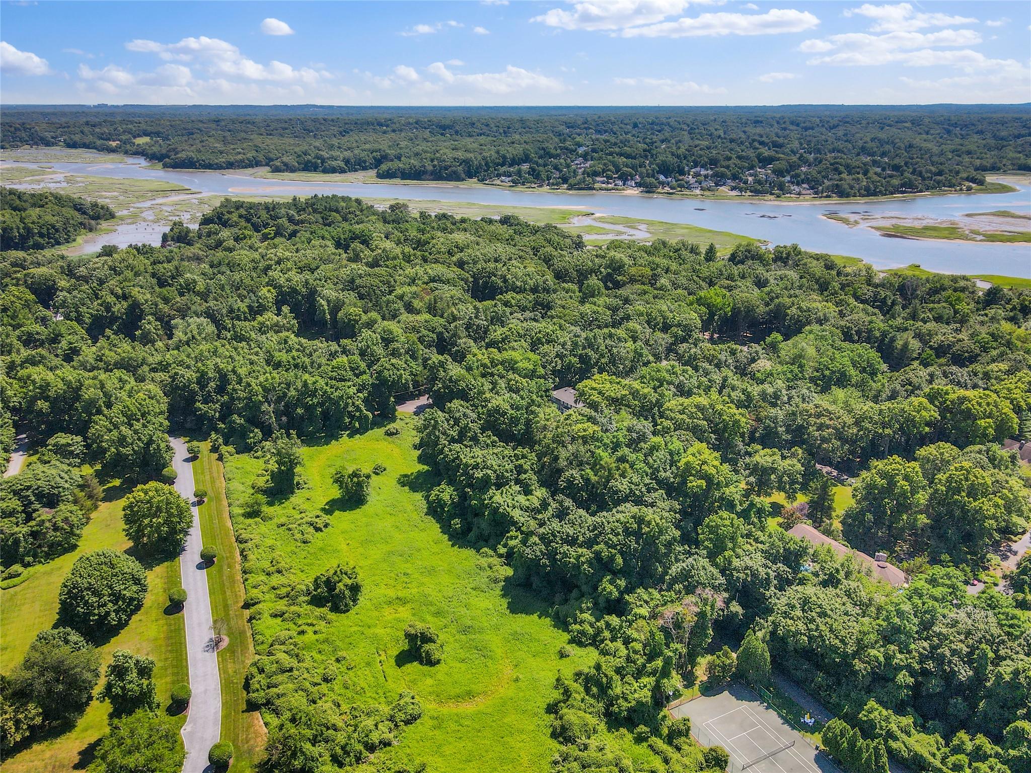 Boney Lane, Nissequogue, NY 11780