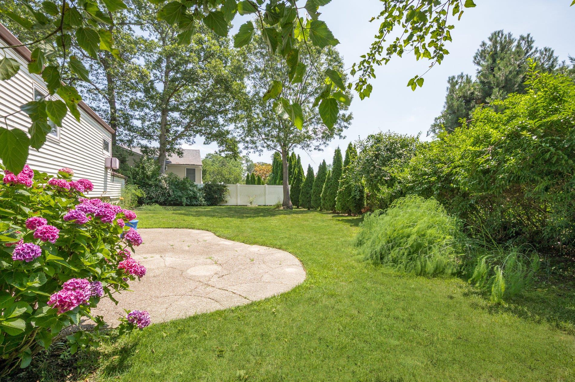 12 46th Street, Islip, NY 11751