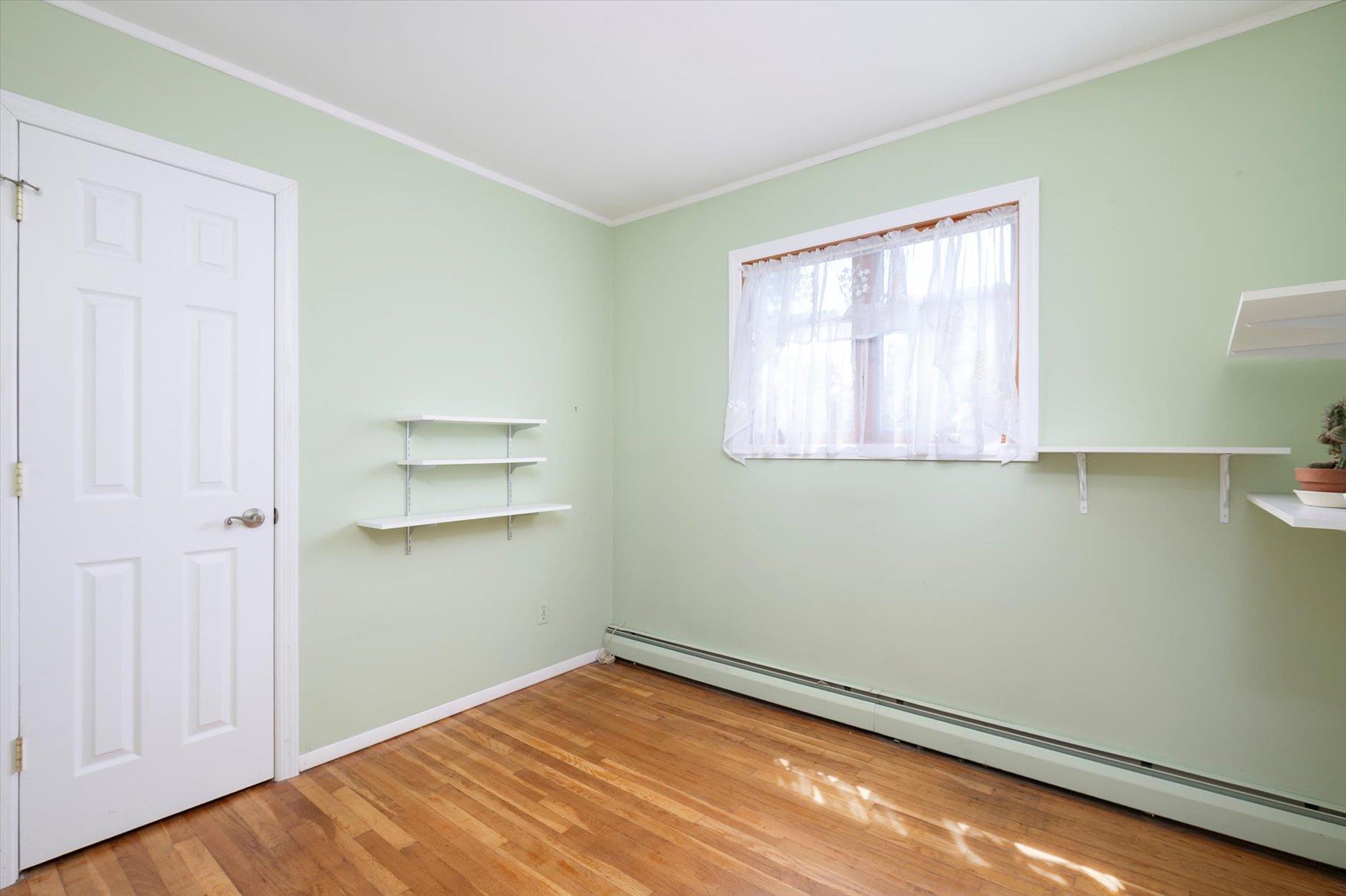 12 46th Street, Islip, NY 11751