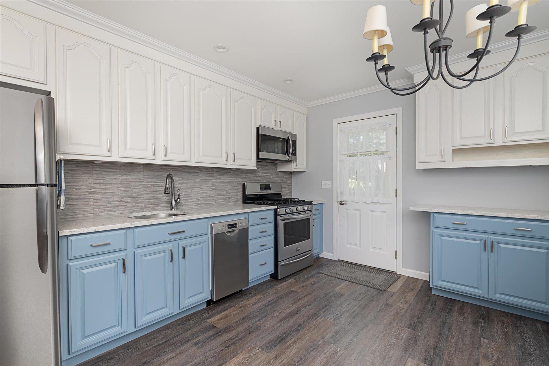 12 46th Street, Islip, NY 11751