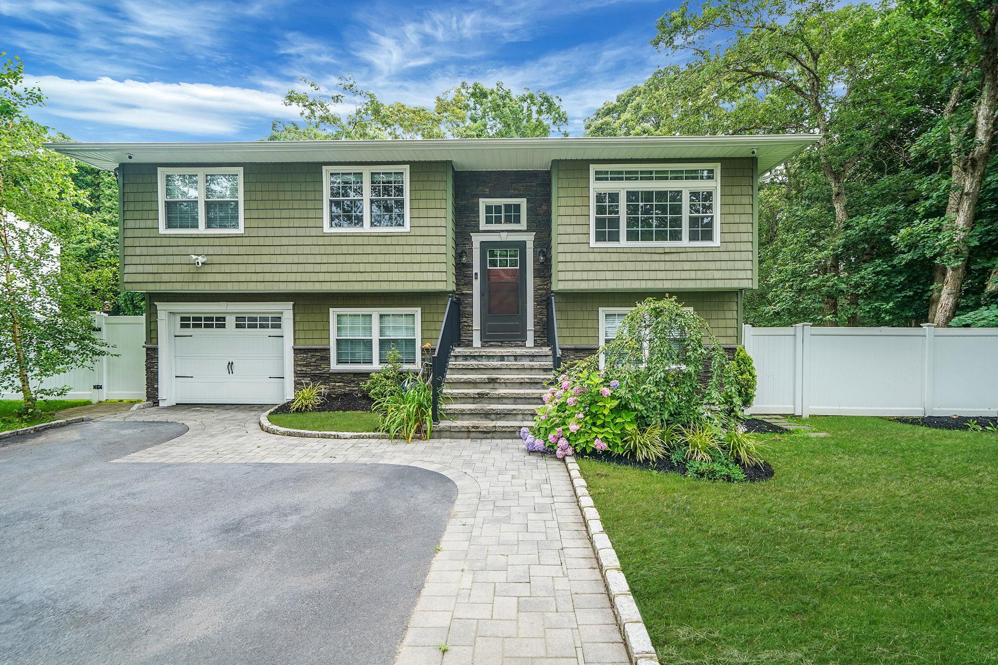 368 Carnation Drive, Shirley, NY 11967
