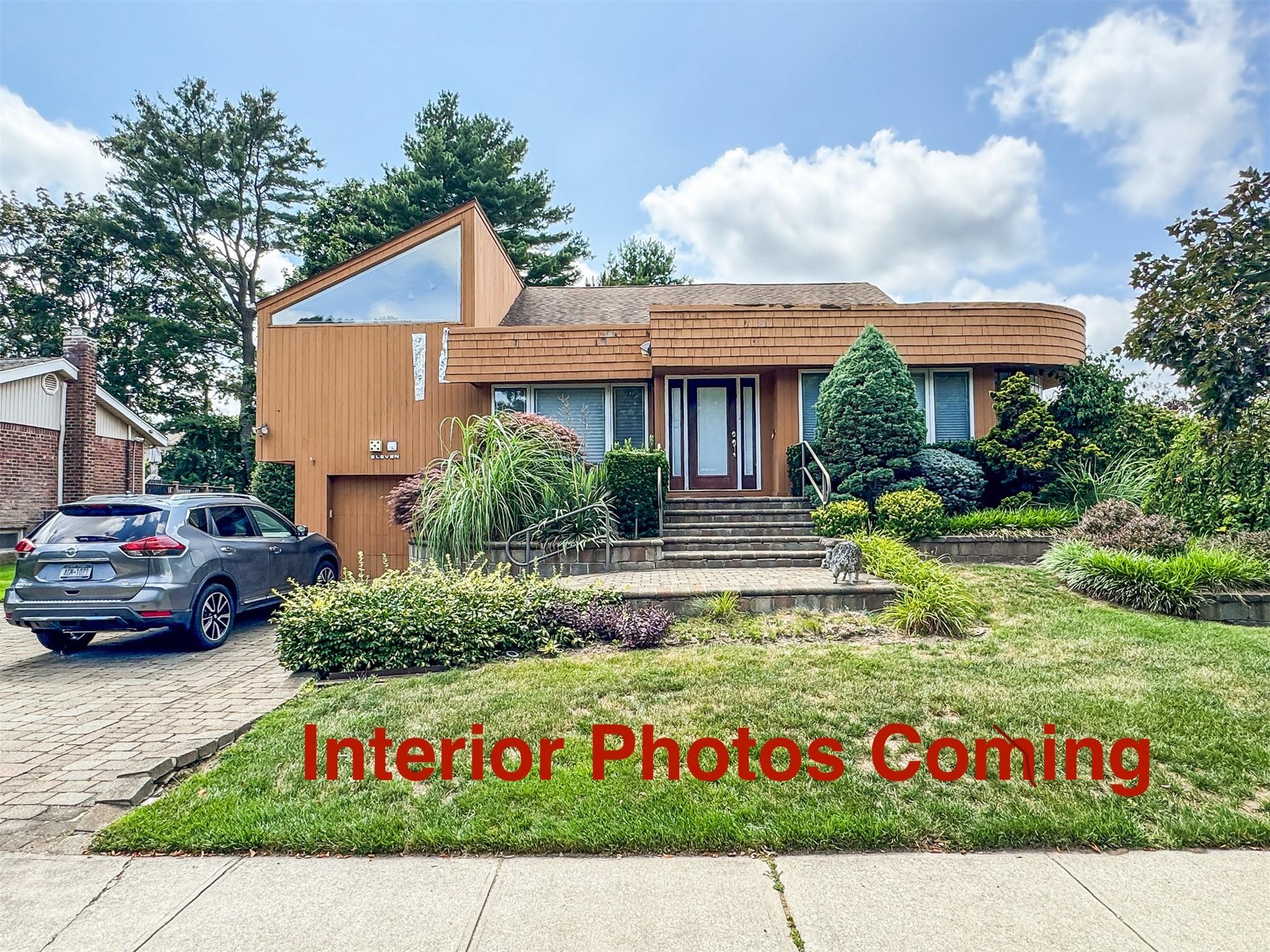 11 Tompkins Avenue, Jericho, NY 11753