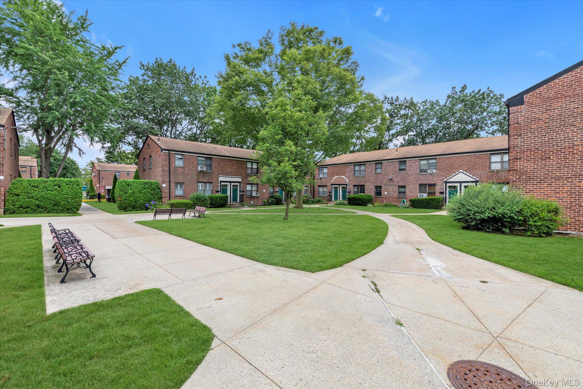 196-32 69th Ave # 1st Fl, Fresh Meadows, NY 11365