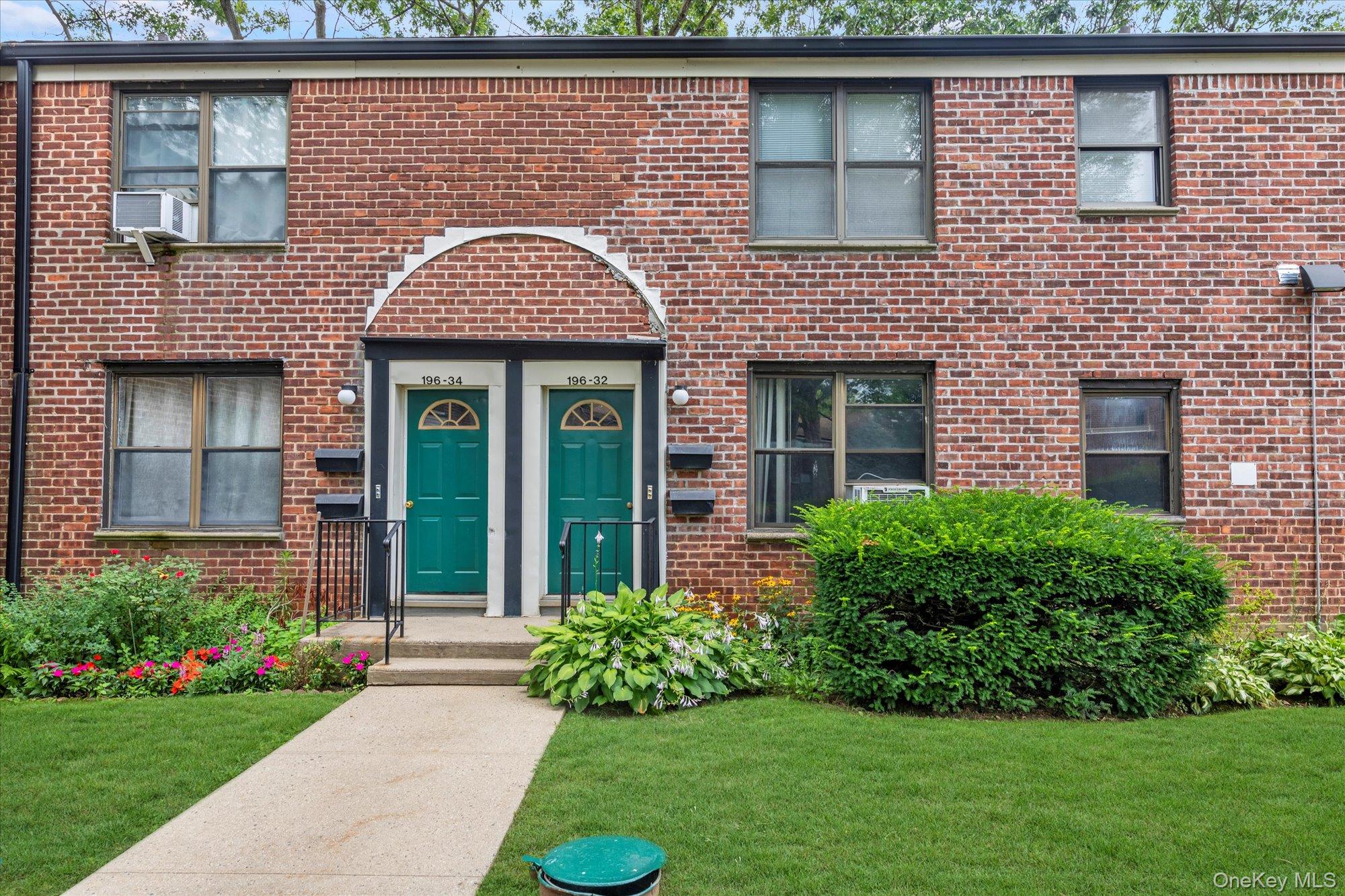 196-32 69th Ave # 1st Fl, Fresh Meadows, NY 11365