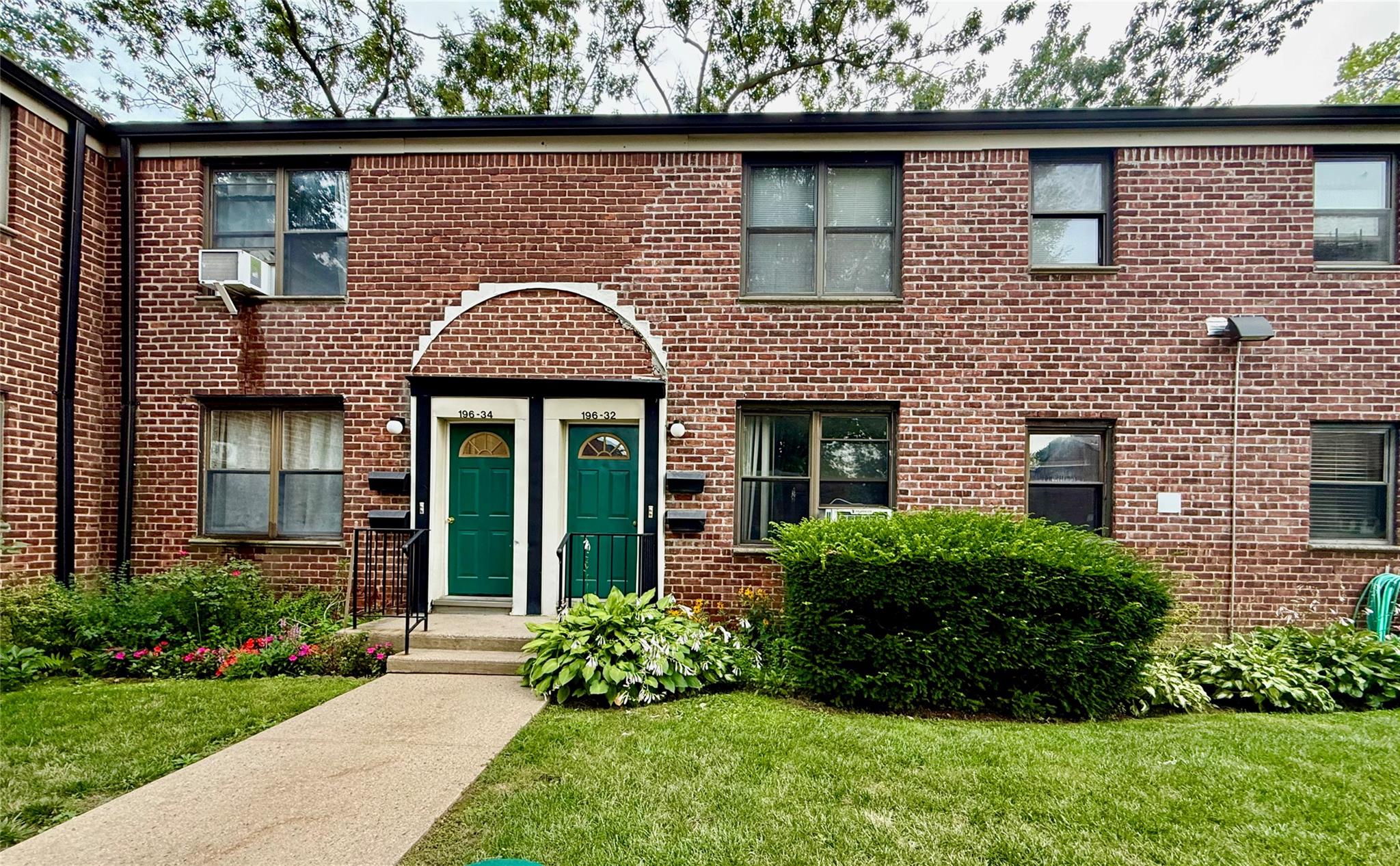 196-32 69th Ave # 1st Fl, Fresh Meadows, NY 11365