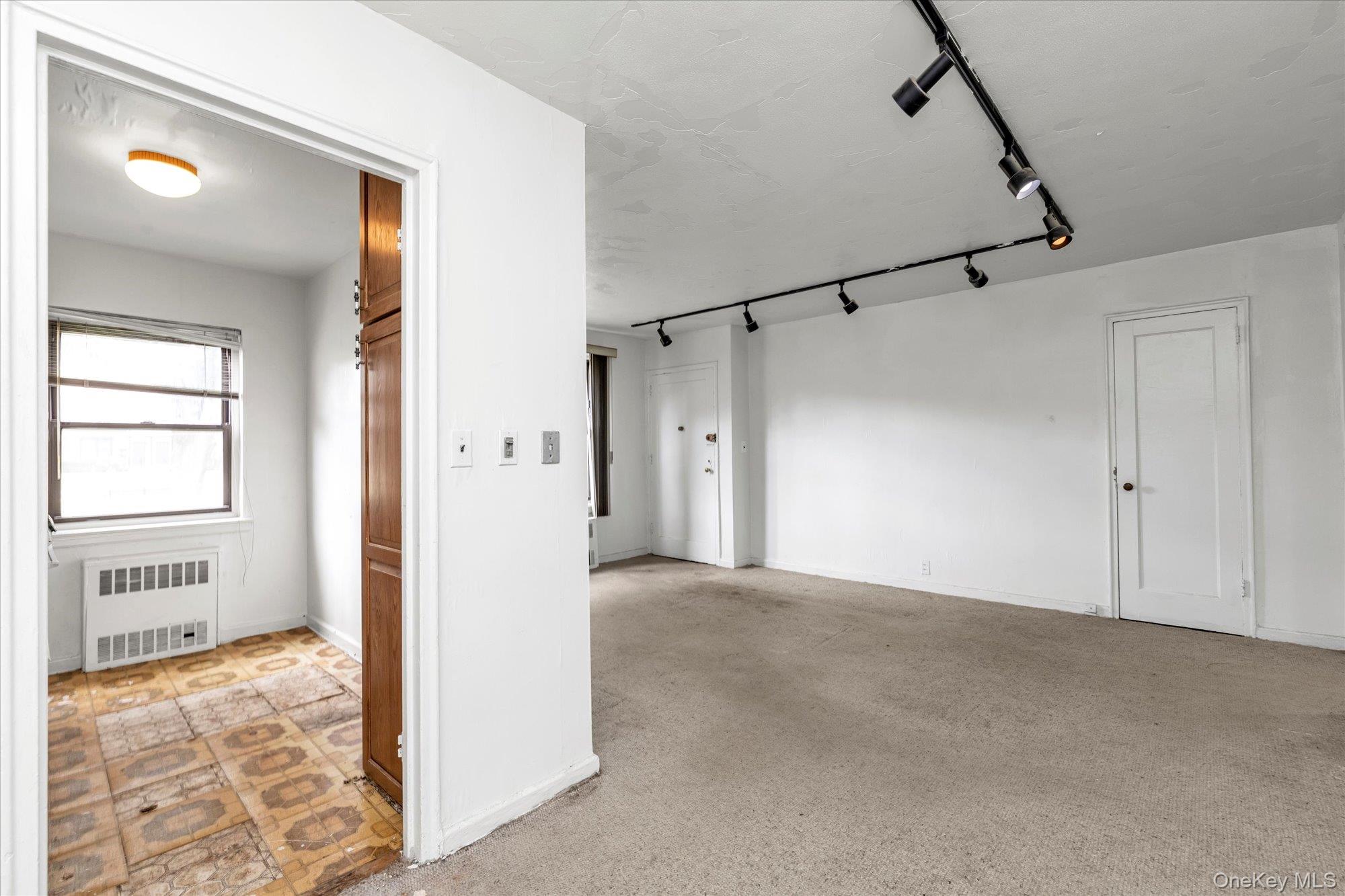 196-32 69th Ave # 1st Fl, Fresh Meadows, NY 11365