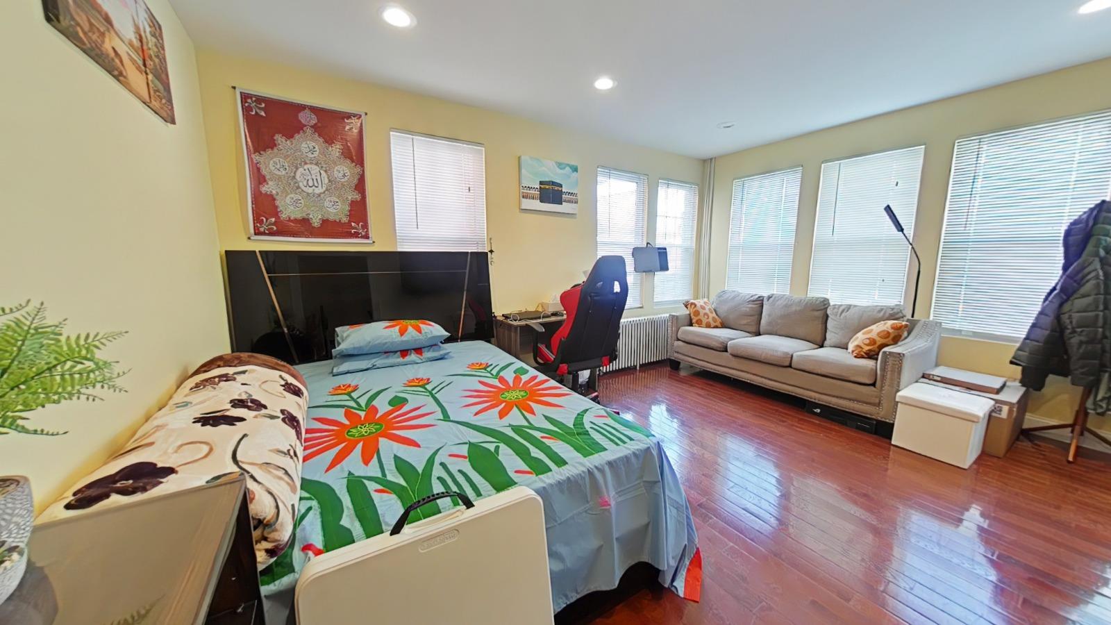 2868 Roebling Avenue, Bronx, NY 10461