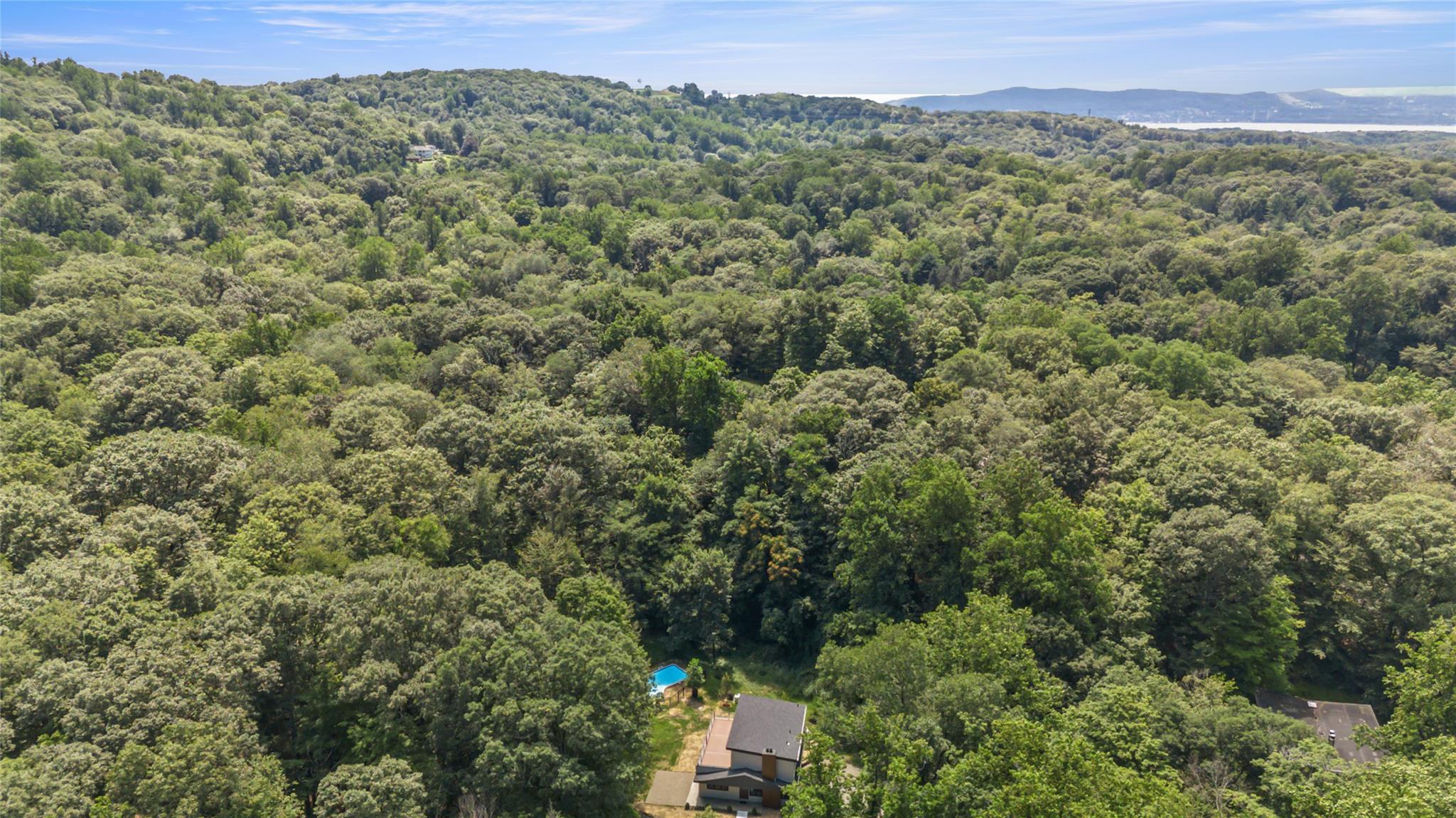 10 Wood Dale Avenue, Croton-on-Hudson, NY 10520