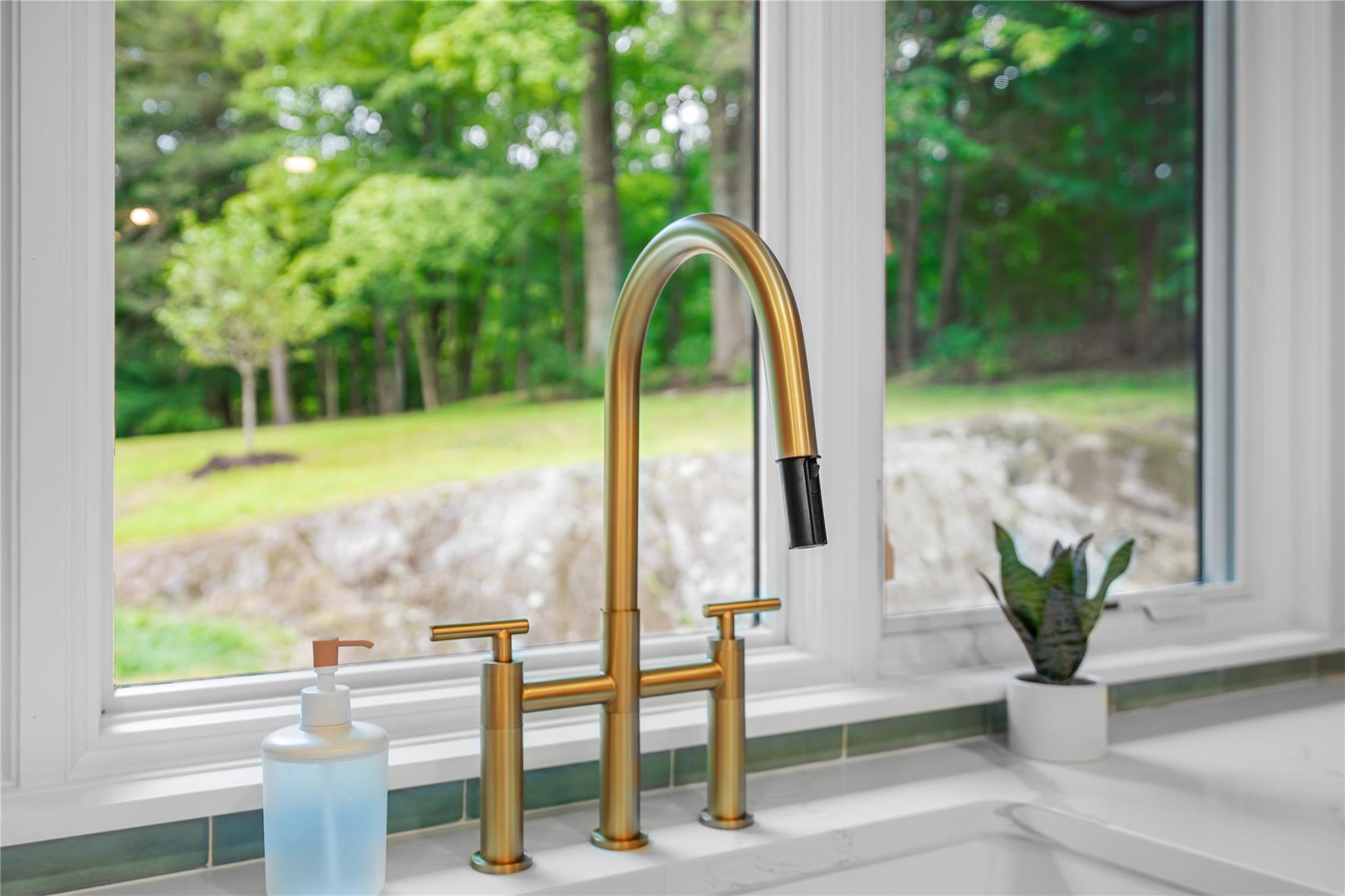 10 Wood Dale Avenue, Croton-on-Hudson, NY 10520