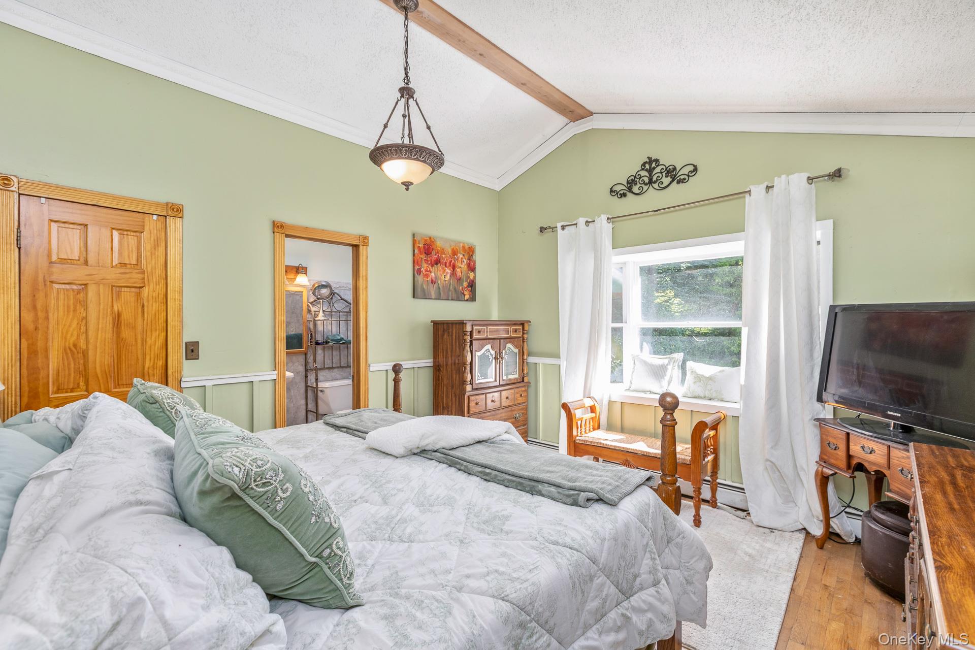 43 Fox Lane, Shoreham, NY 11786