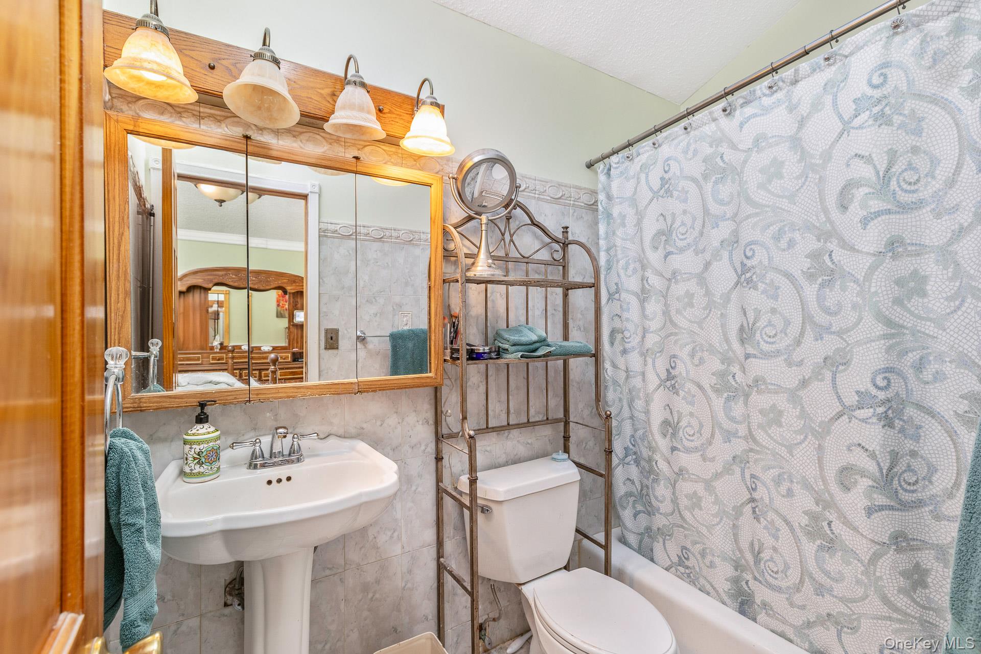 43 Fox Lane, Shoreham, NY 11786