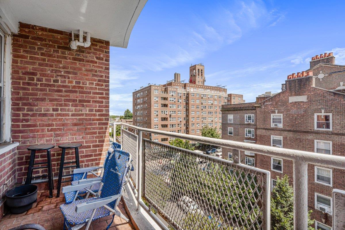 69-10 108th Street # 6D, Forest Hills, NY 11375