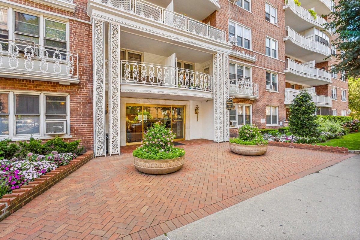 69-10 108th Street # 6D, Forest Hills, NY 11375
