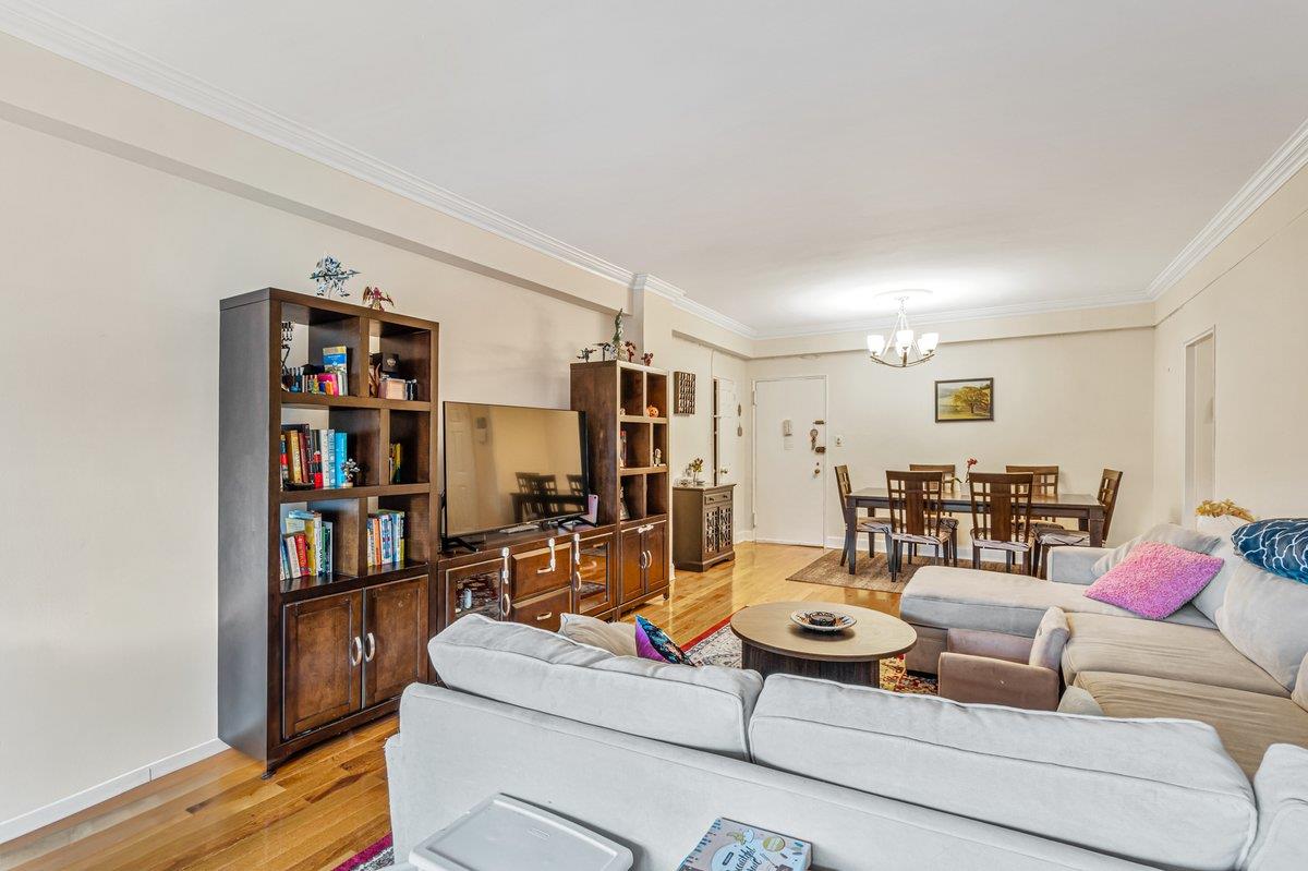 69-10 108th Street # 6D, Forest Hills, NY 11375