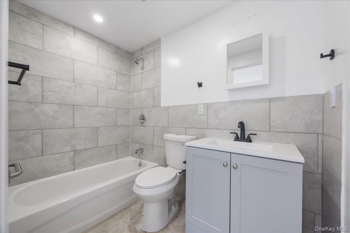 2740 Sexton Place, Bronx, NY 10469