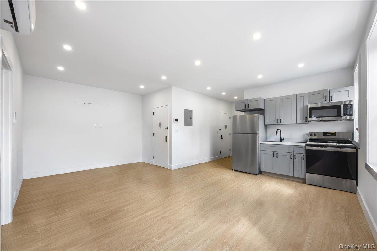 2740 Sexton Place, Bronx, NY 10469