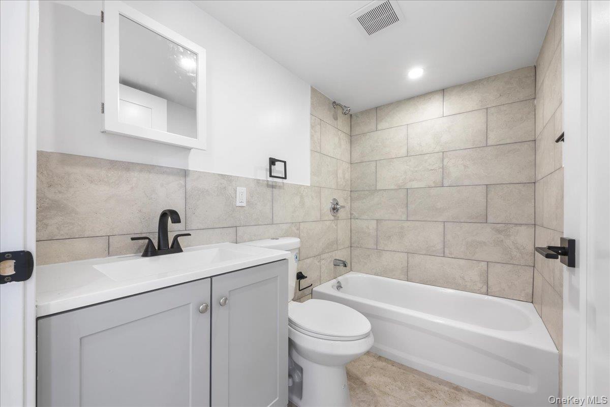 2740 Sexton Place, Bronx, NY 10469