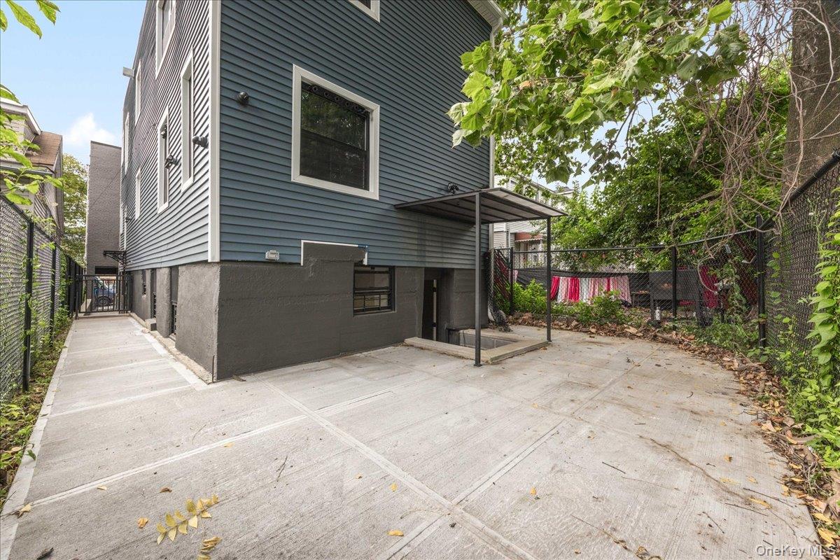 2740 Sexton Place, Bronx, NY 10469