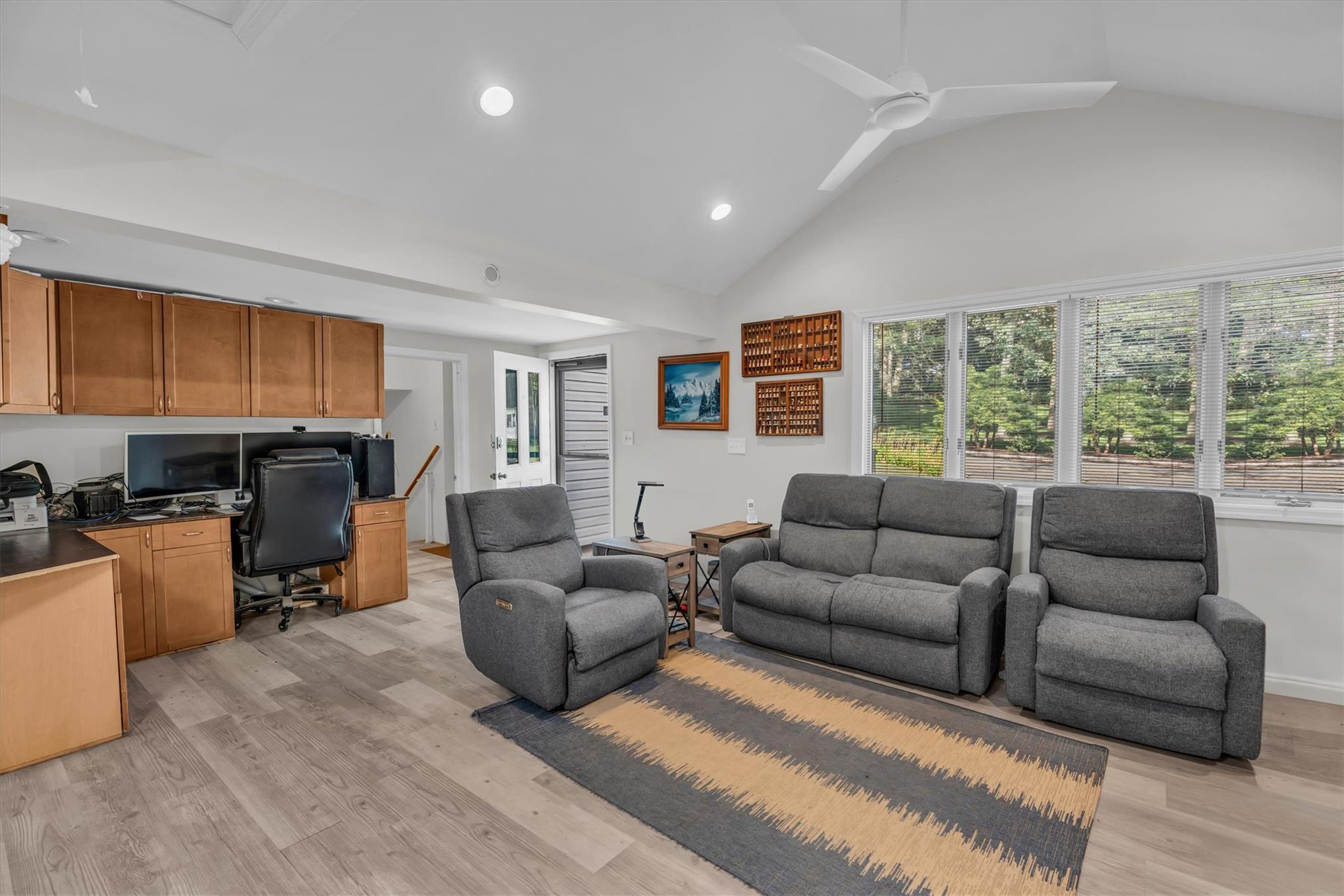 4 Highland Avenue, Farmingville, NY 11738