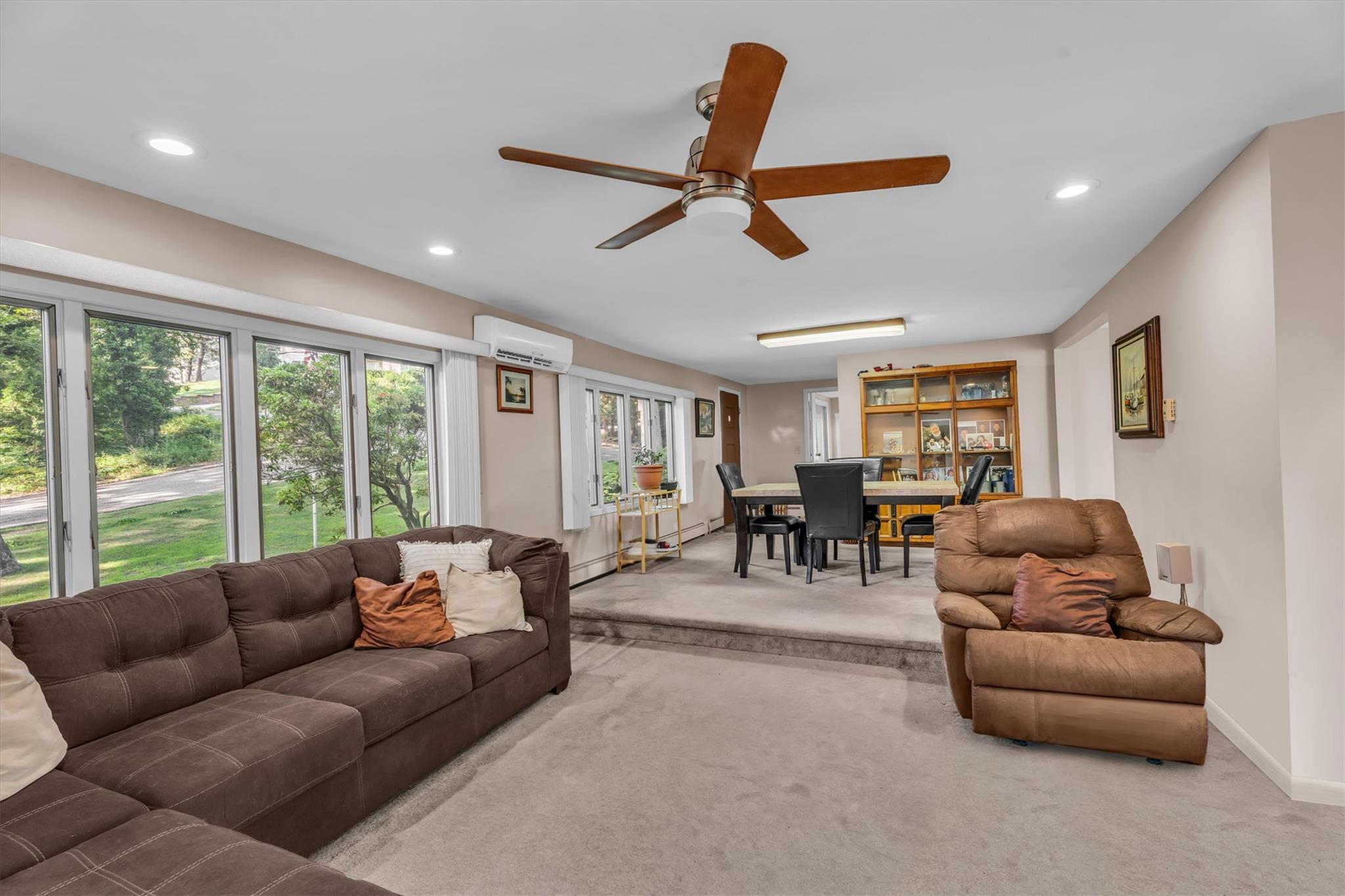 4 Highland Avenue, Farmingville, NY 11738