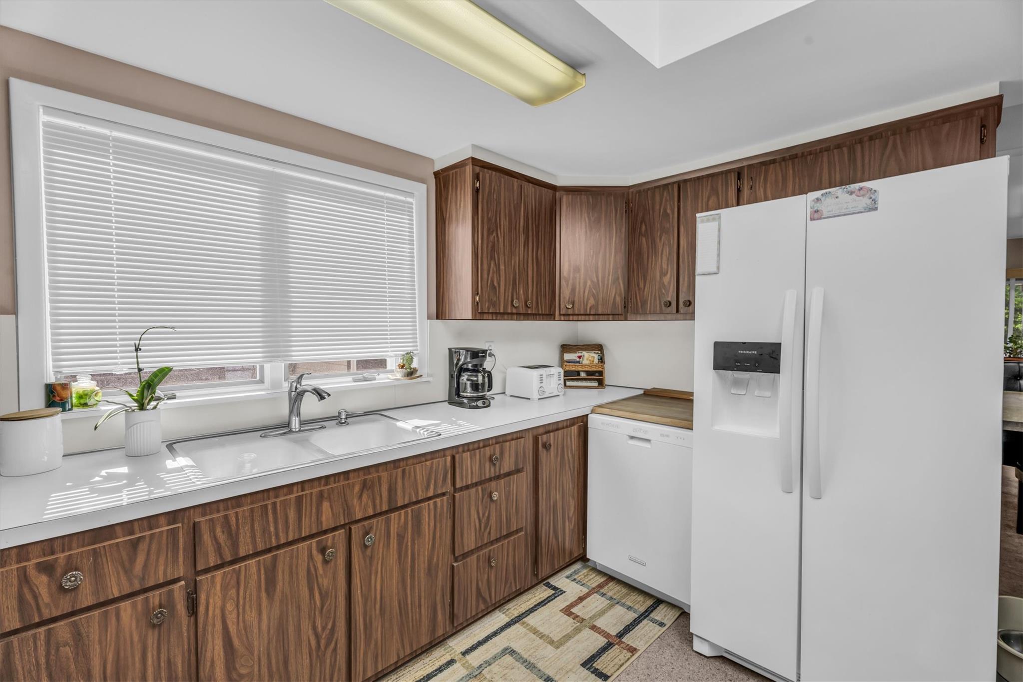 4 Highland Avenue, Farmingville, NY 11738