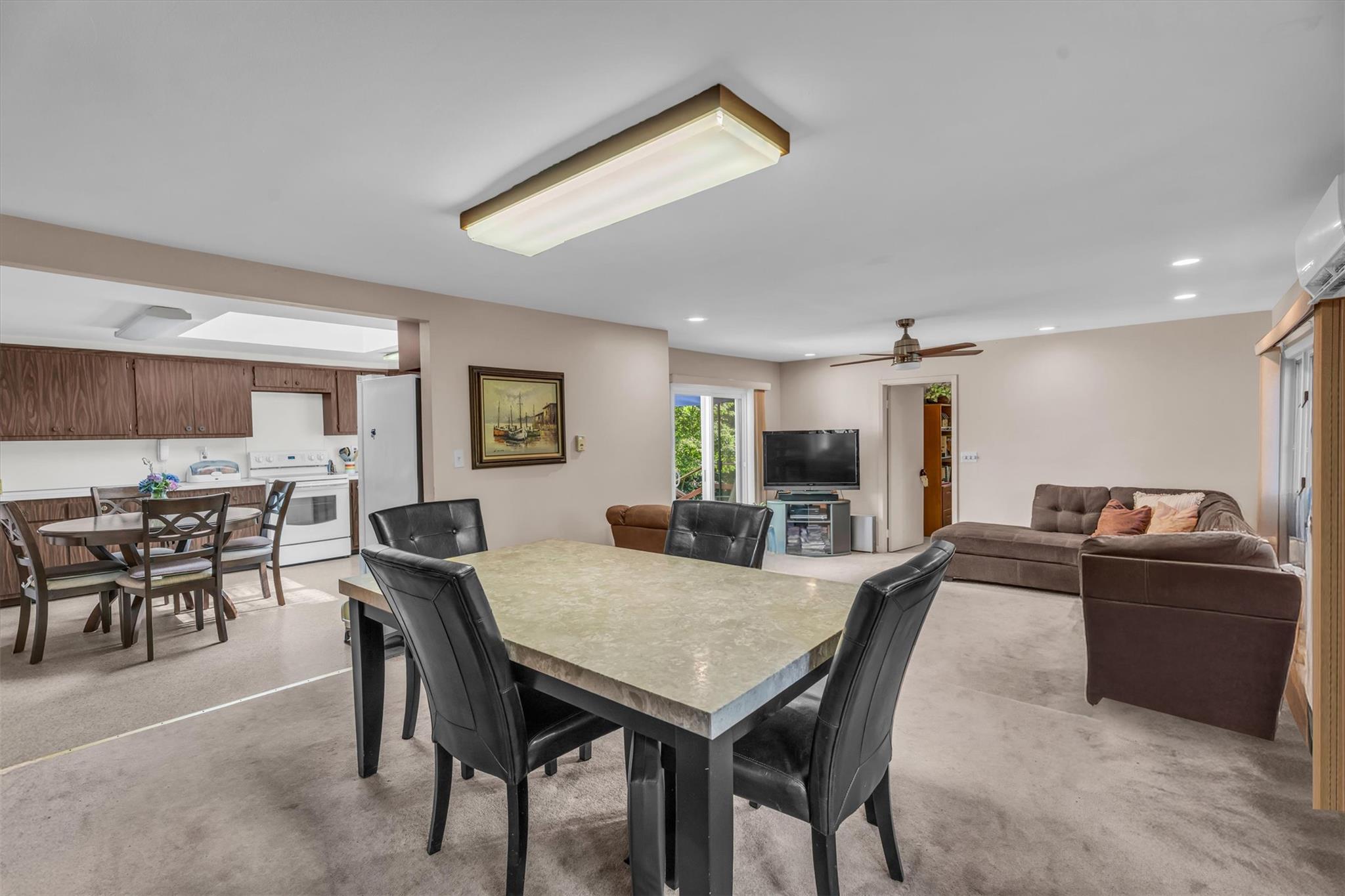 4 Highland Avenue, Farmingville, NY 11738