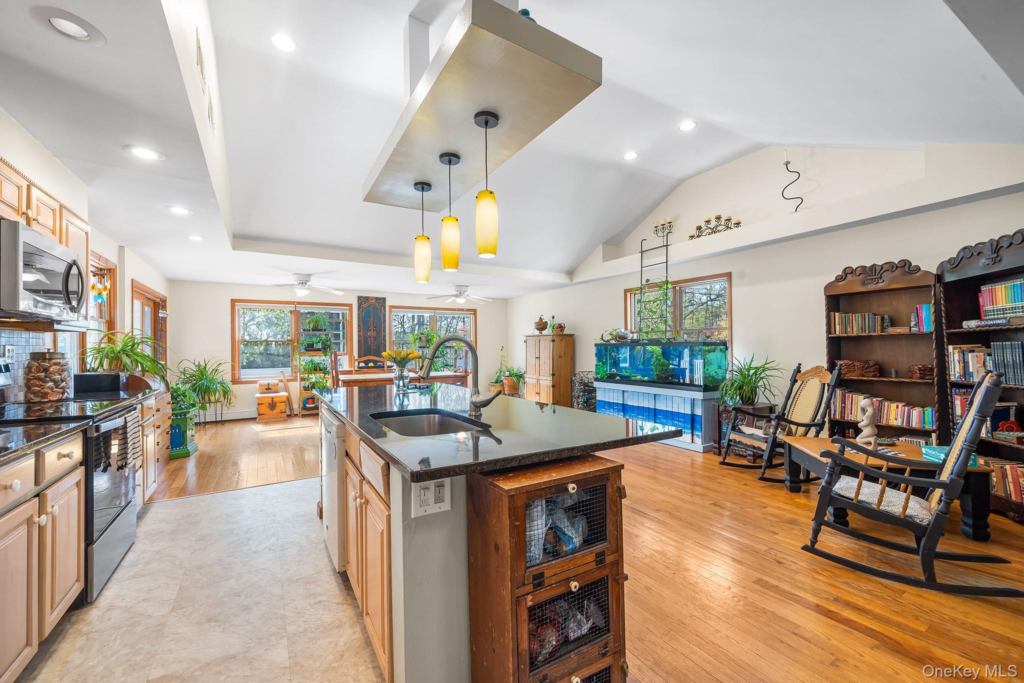 8 Oak Drive, New Windsor, NY 12553