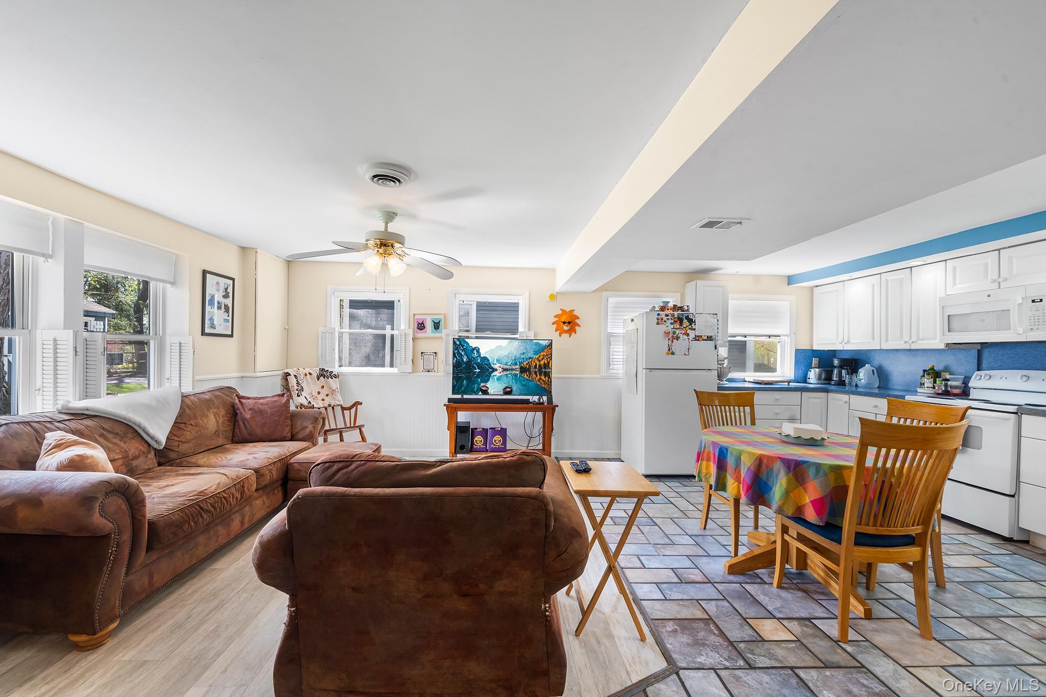 8 Oak Drive, New Windsor, NY 12553