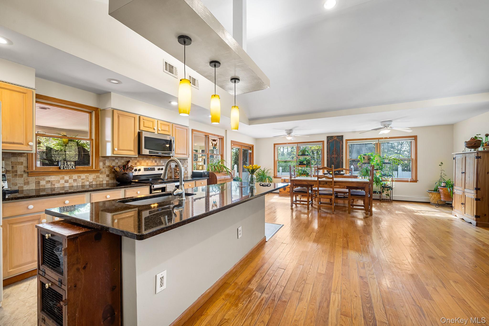 8 Oak Drive, New Windsor, NY 12553