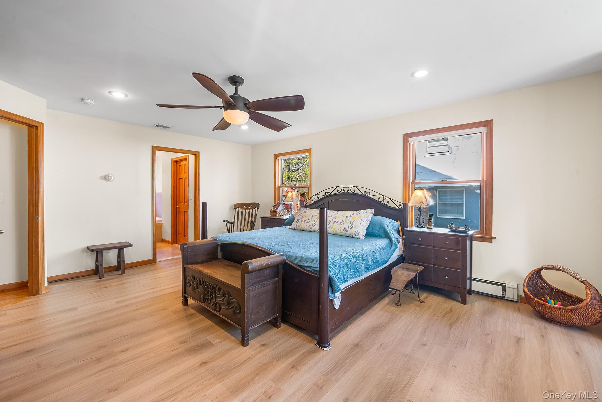 8 Oak Drive, New Windsor, NY 12553