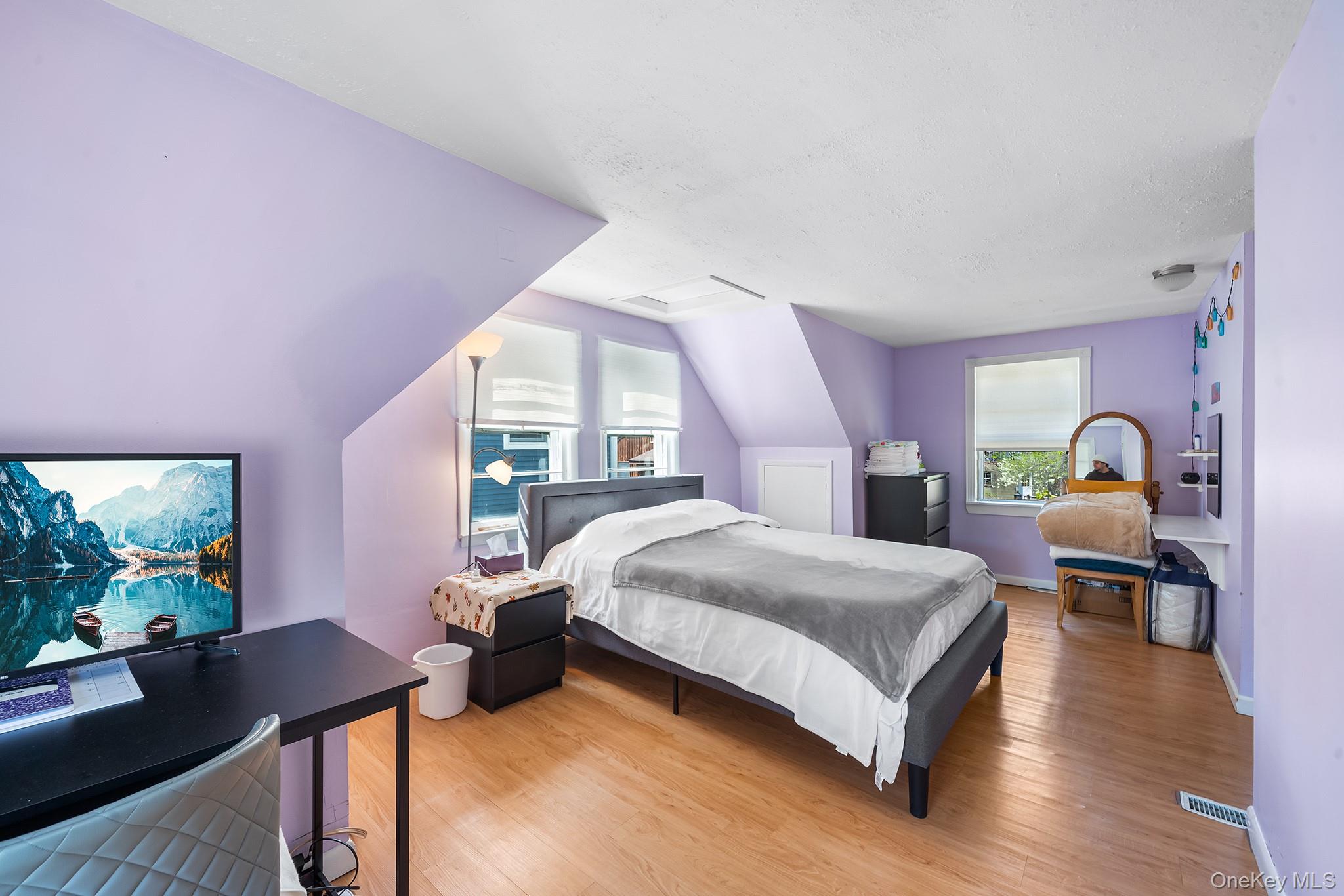 8 Oak Drive, New Windsor, NY 12553