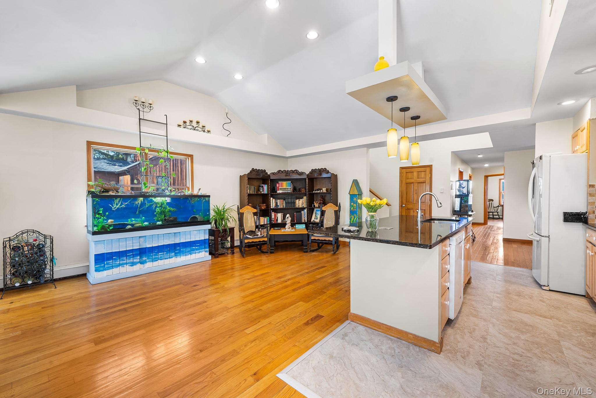 8 Oak Drive, New Windsor, NY 12553