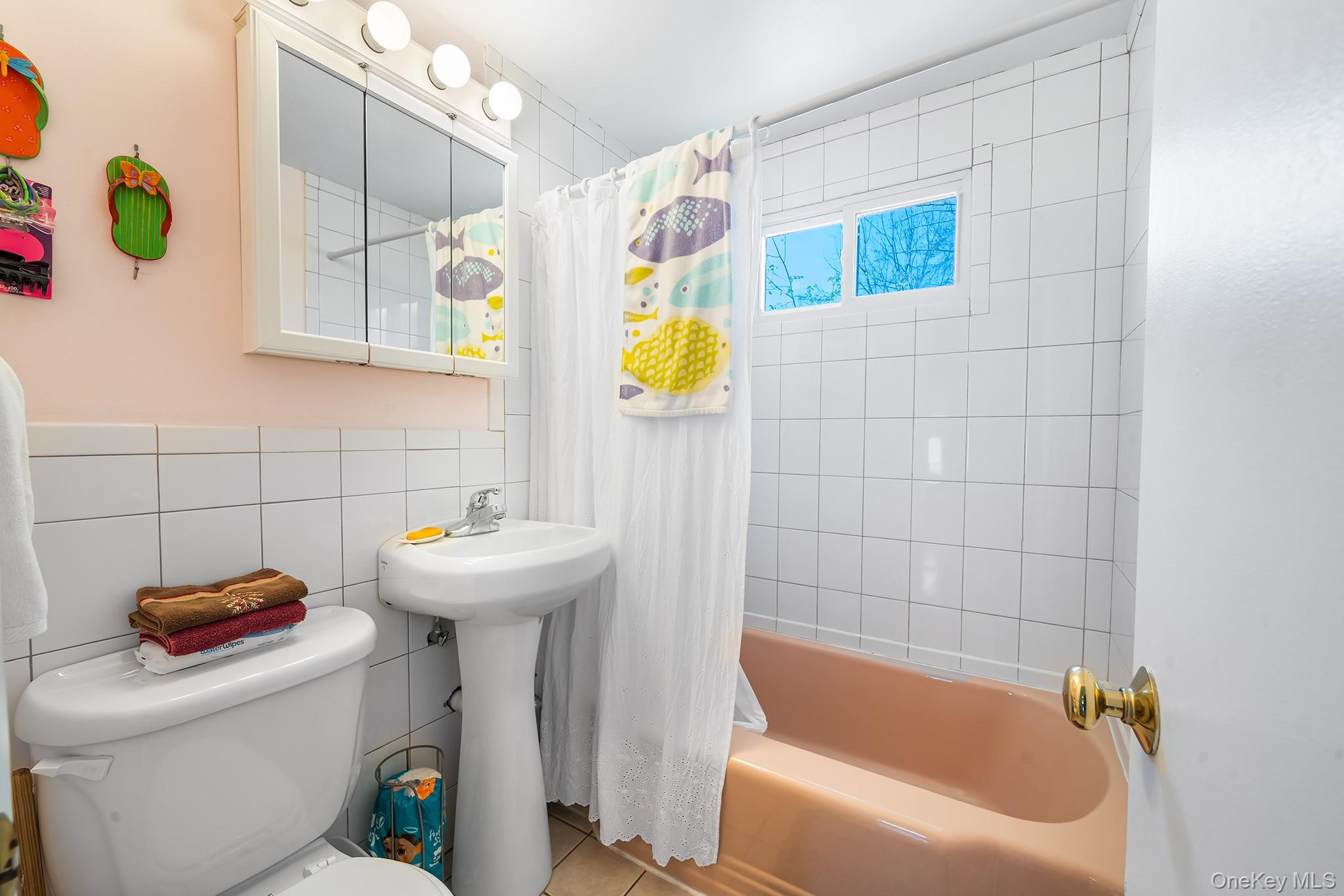 8 Oak Drive, New Windsor, NY 12553