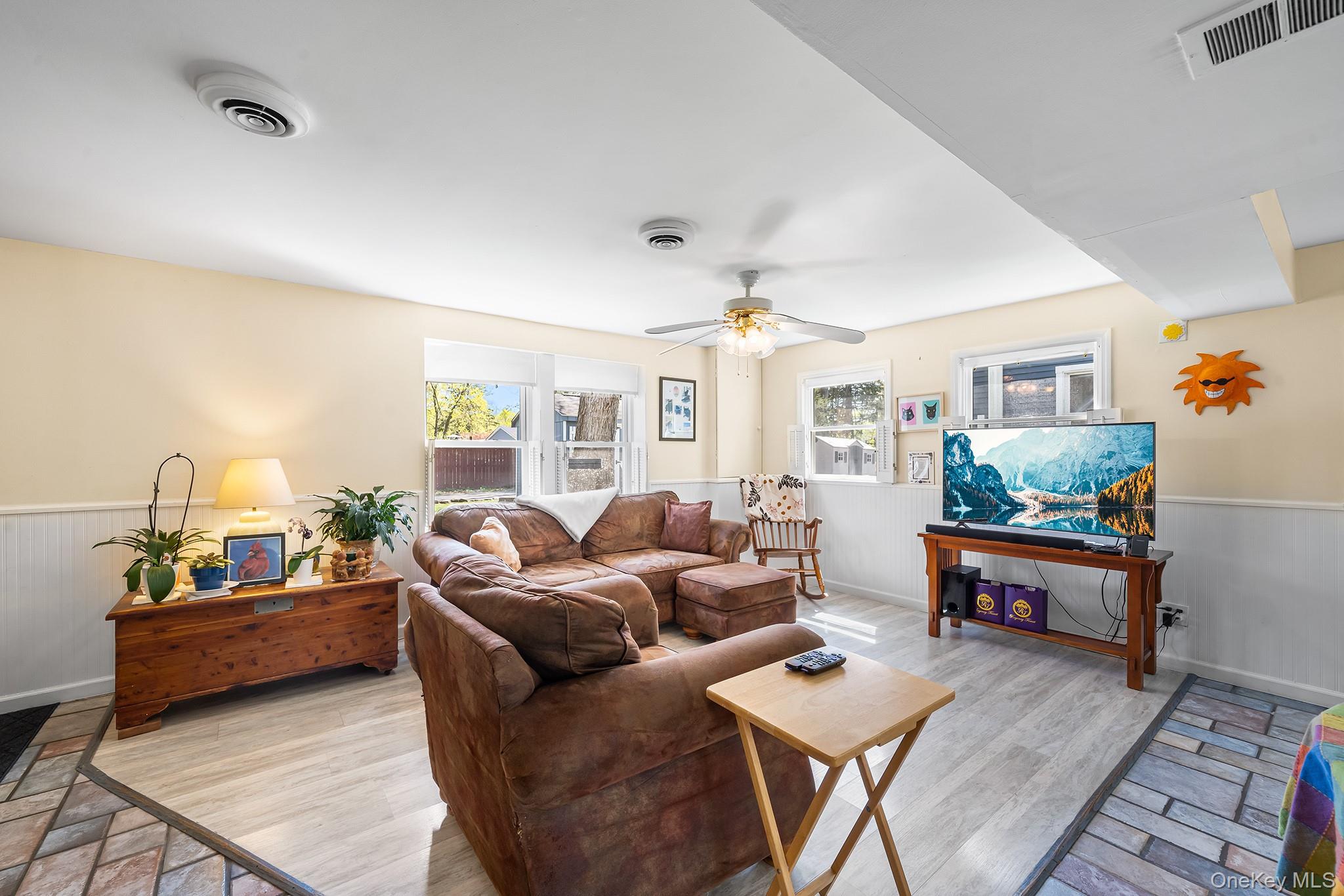 8 Oak Drive, New Windsor, NY 12553