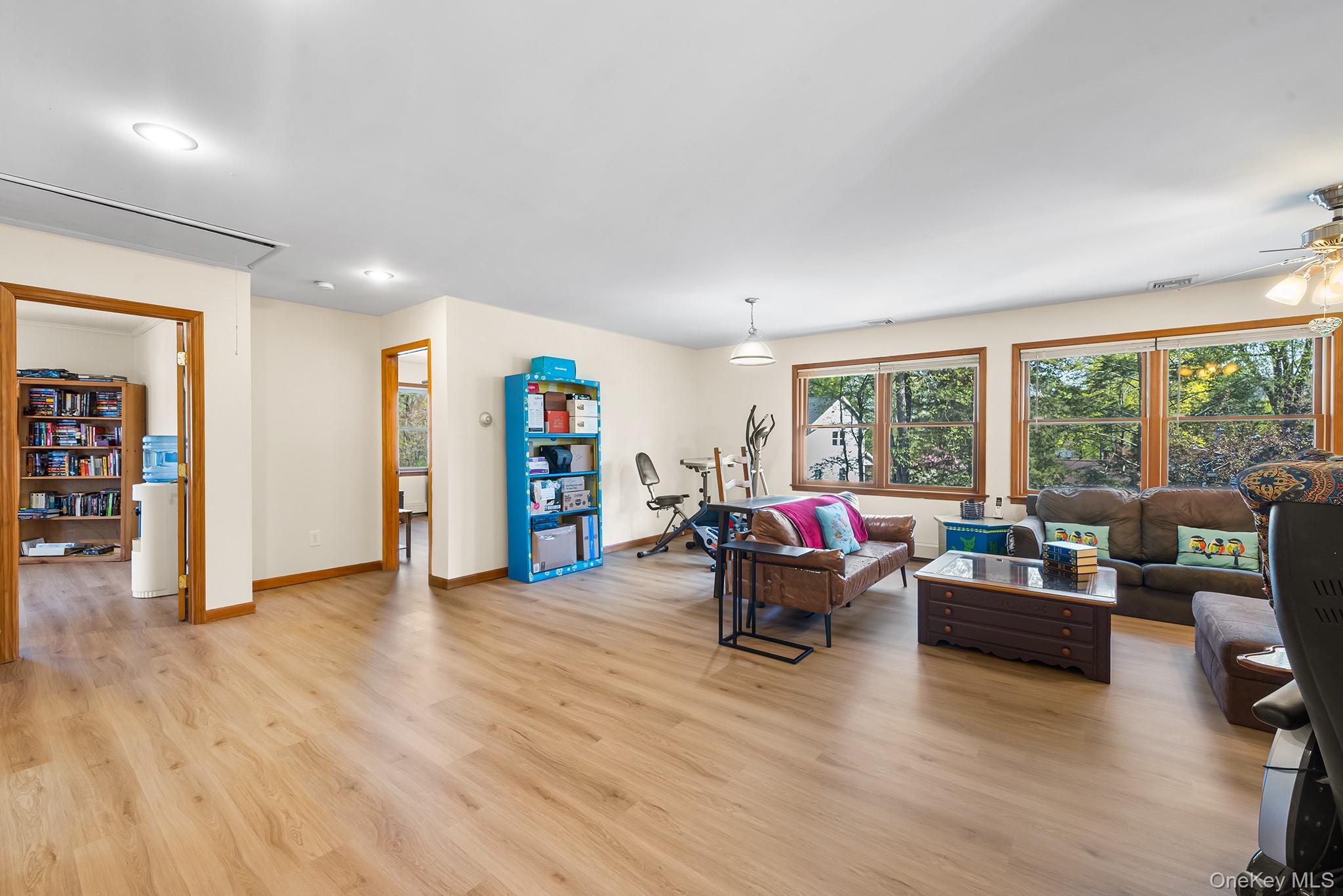 8 Oak Drive, New Windsor, NY 12553