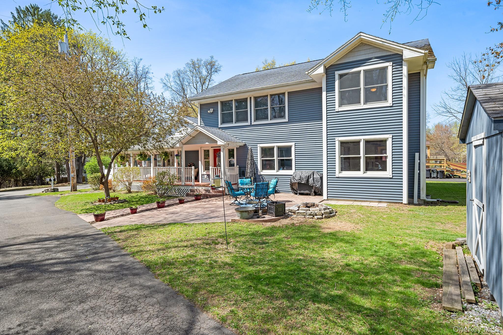 8 Oak Drive, New Windsor, NY 12553