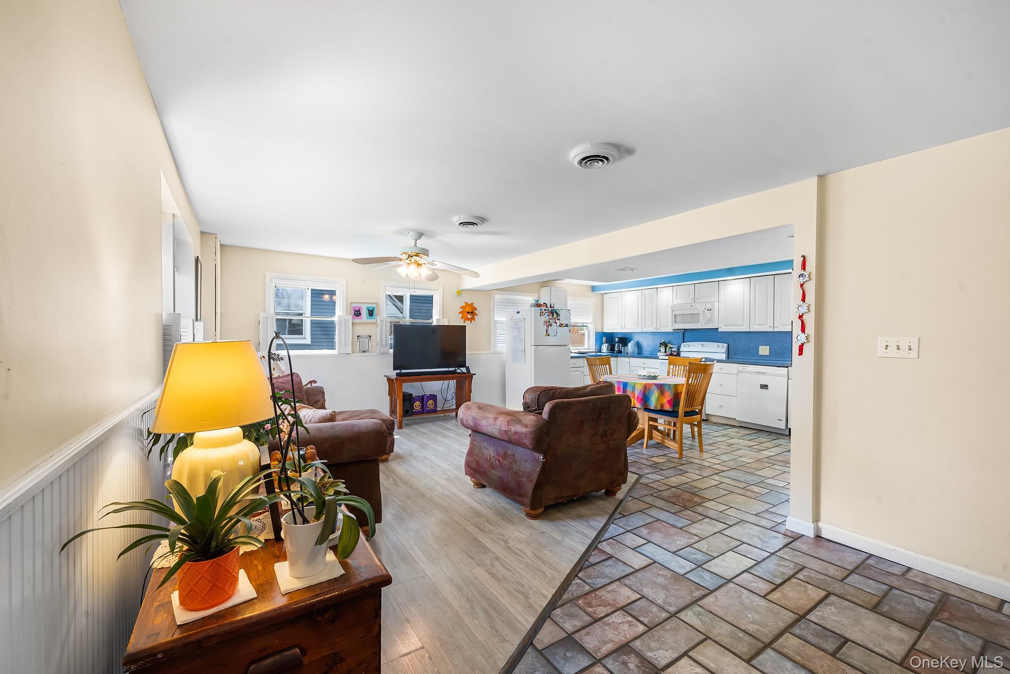 8 Oak Drive, New Windsor, NY 12553