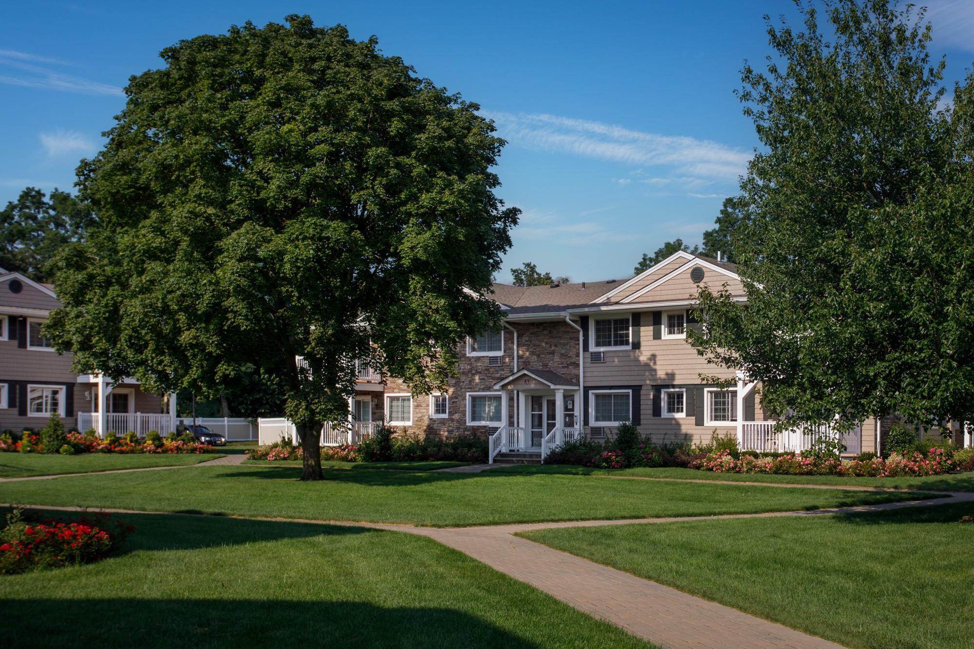 24 Williams Boulevard # 24-2f, Lake Grove, NY 11755