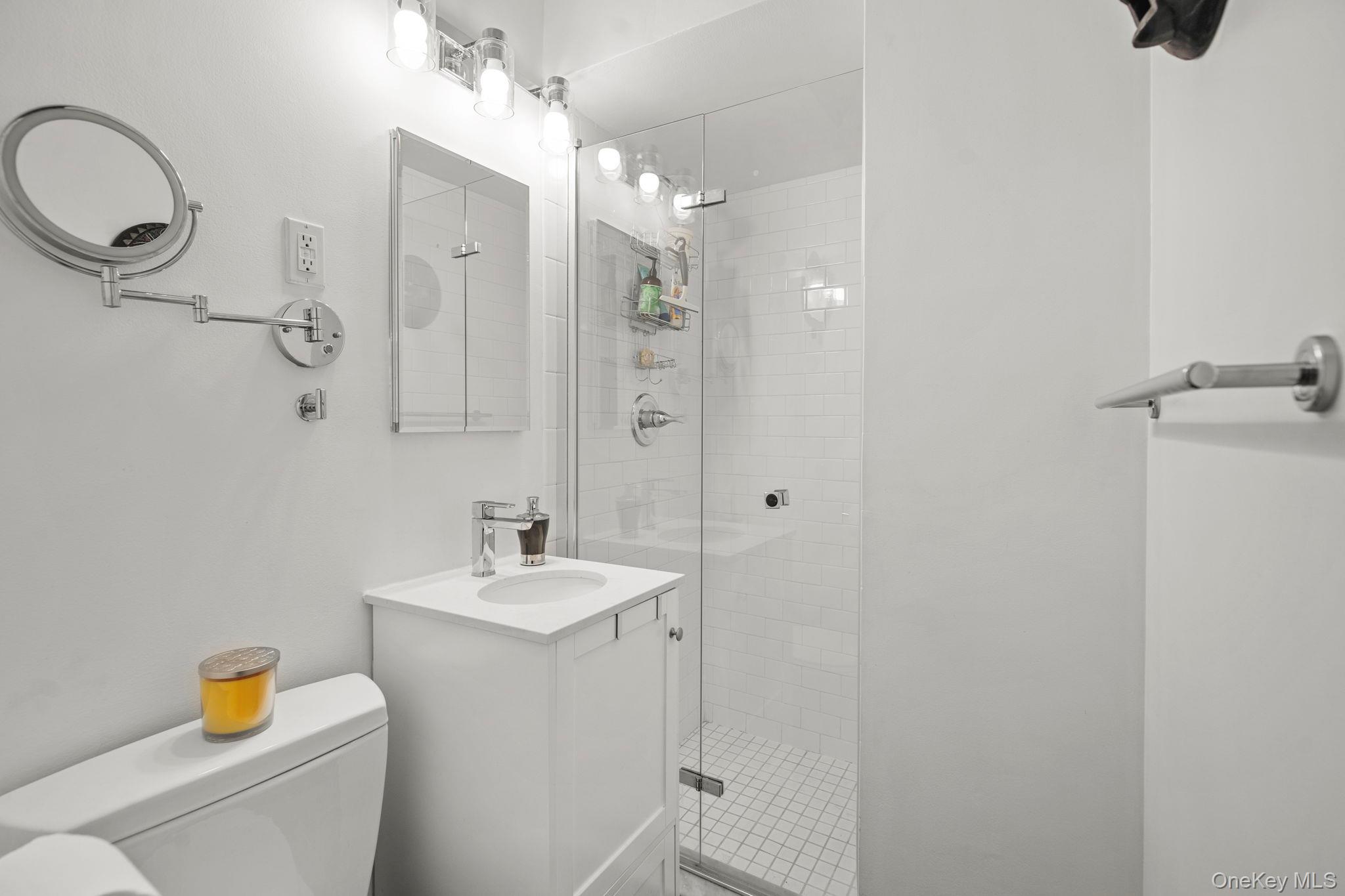 290 Collins Ave # 3B, Mount Vernon, NY 10552